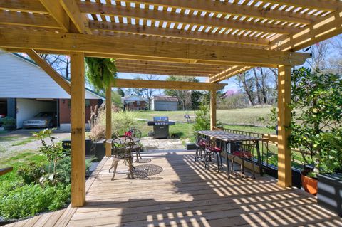 Tiny photo for 809 N Oakwood Street, Rossville, GA 30741 (MLS # 1530437)