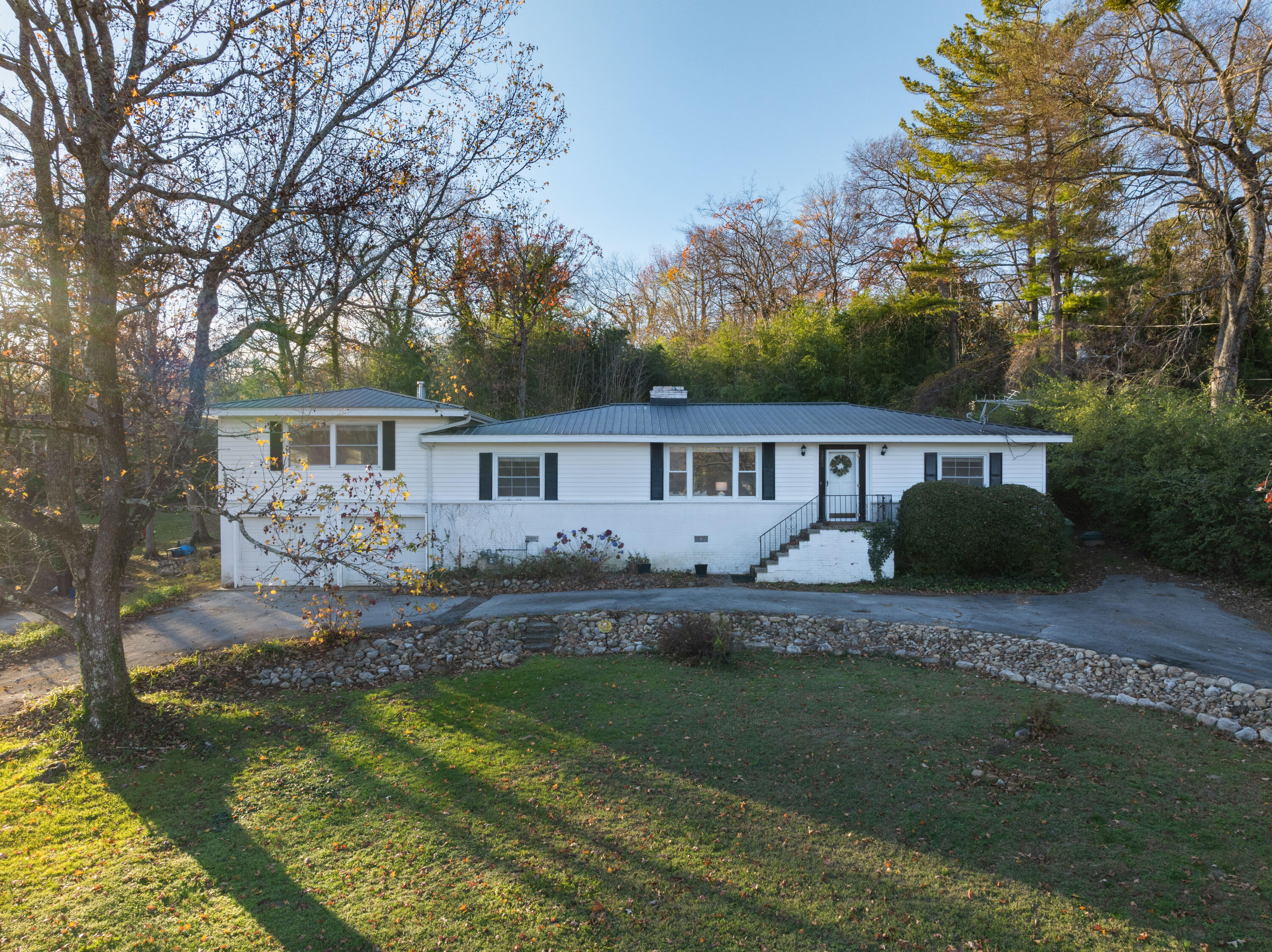 1206 Peter Pan Road, Lookout Mountain, Georgia image 5