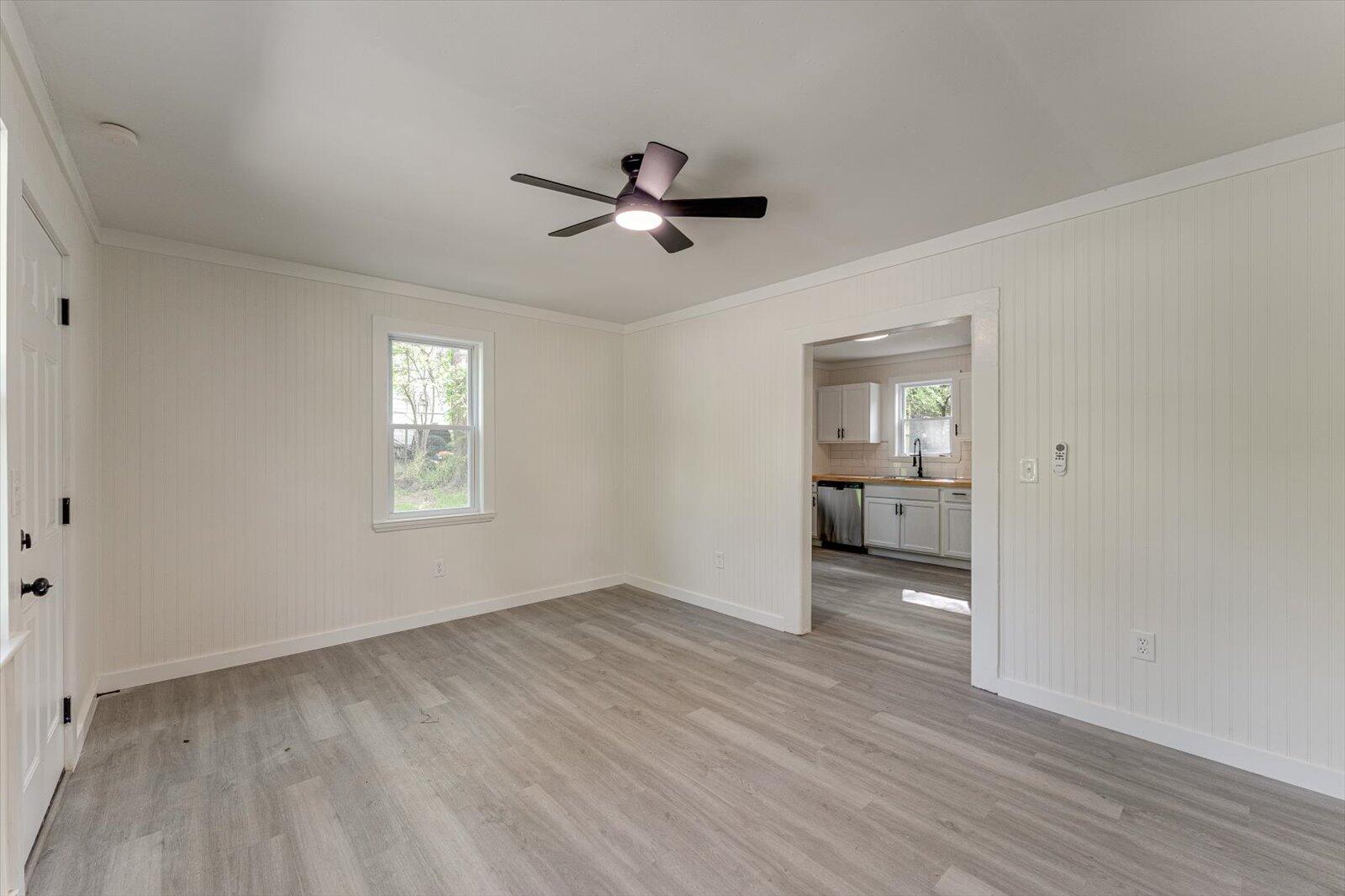 9 Longstreet Road