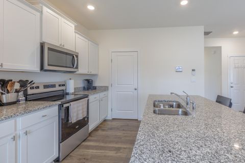 Photo of 2024 Fairview Hills Drive NE, Cleveland, TN 37323 (MLS # 1529400)