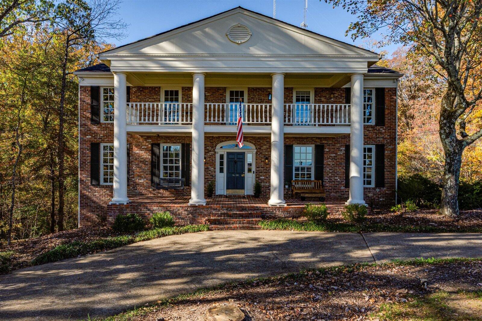 1201 E Brow Road, Signal Mountain, Tennessee image 2