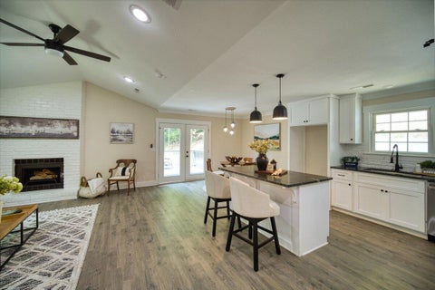 Photo of 4802 Alpine Drive, Chattanooga, TN 37415 (MLS # 1536820)