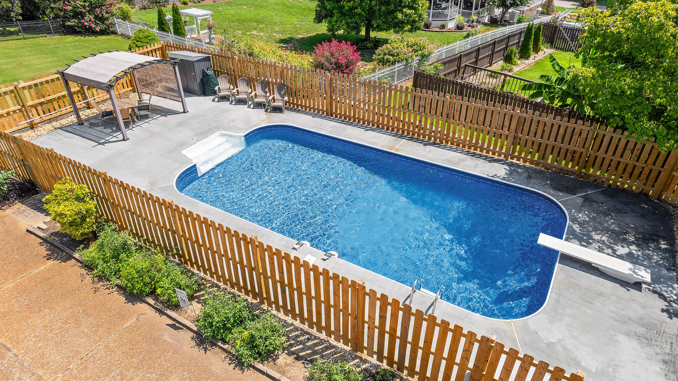 Ooltewah, Tennessee 37363, United States, 6 Bedrooms Bedrooms, ,4 BathroomsBathrooms,Residential,Active,131226