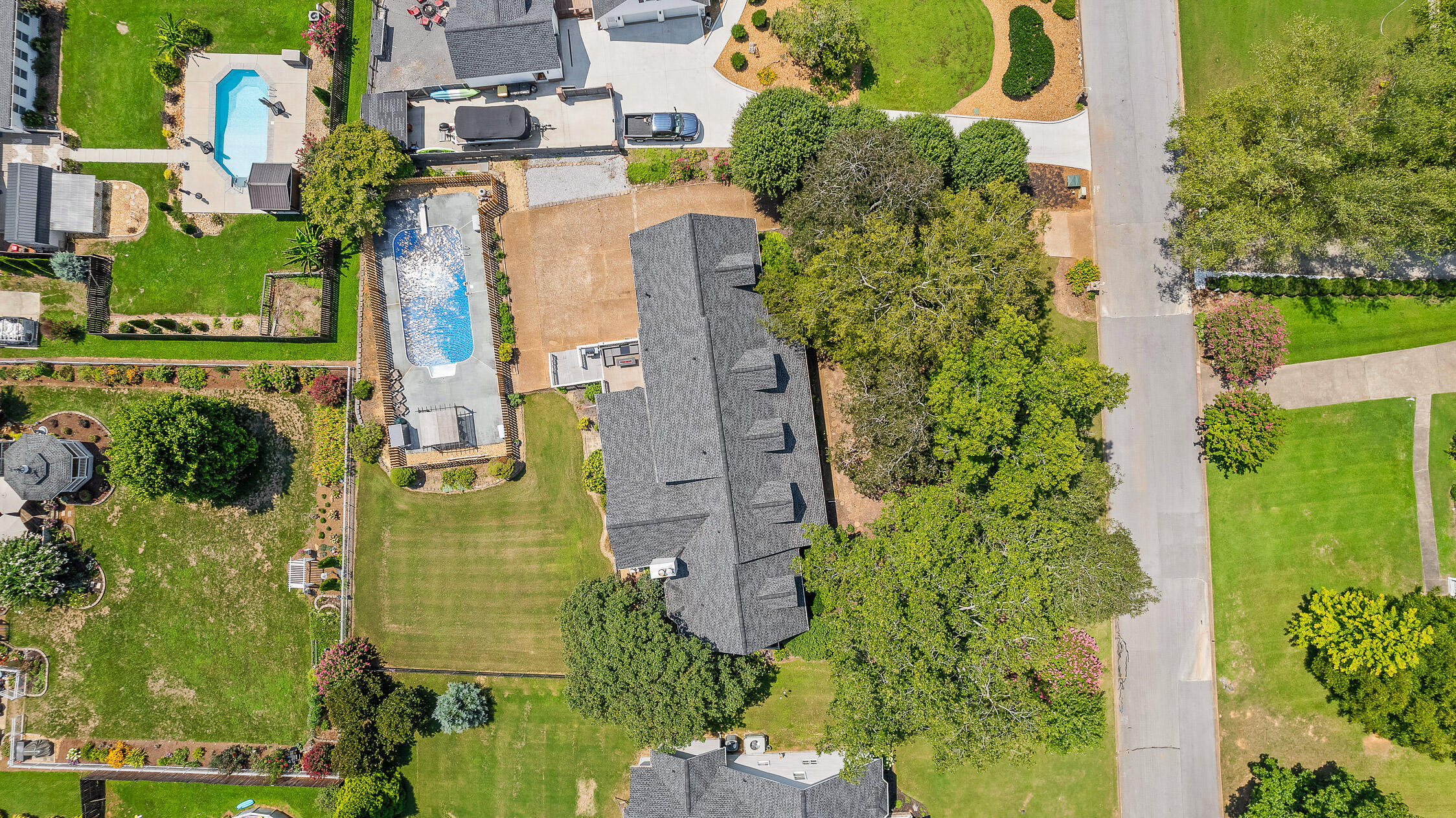 Ooltewah, Tennessee 37363, United States, 6 Bedrooms Bedrooms, ,4 BathroomsBathrooms,Residential,Active,131226