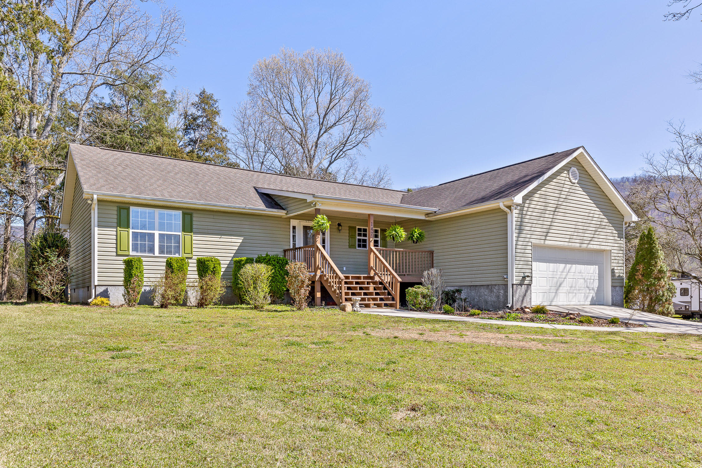 147 Cherokee Trail, Trenton, Georgia image 1