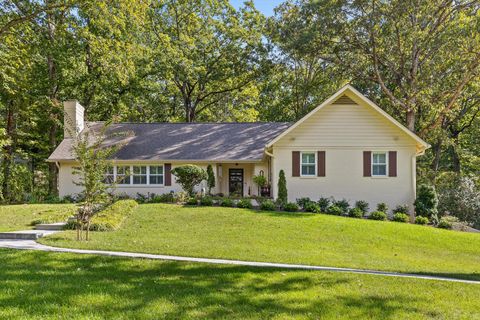 Photo of 122 Green Gorge Road, Signal Mountain, TN 37377 (MLS # 1522188)