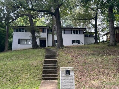 Photo of 4212 Rogers Road, Chattanooga, TN 37411 (MLS # 1538545)