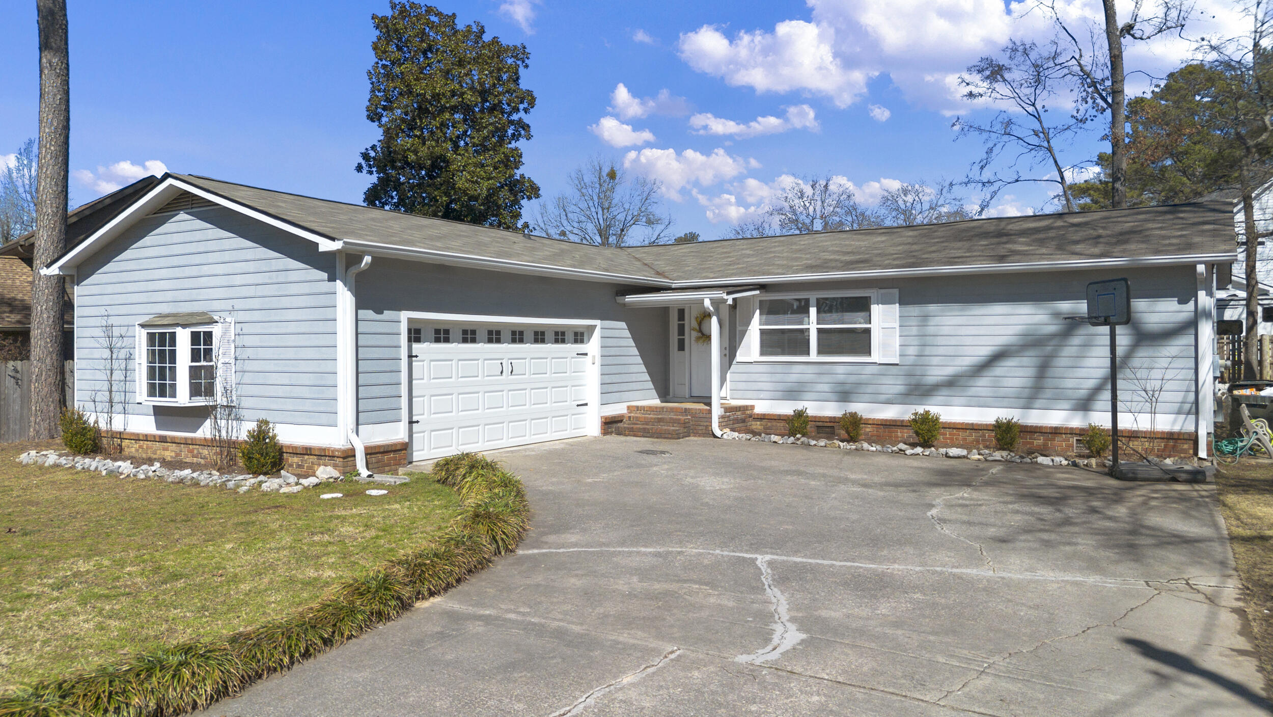 323 Cedar Glen Circle, East Ridge, Tennessee image 2