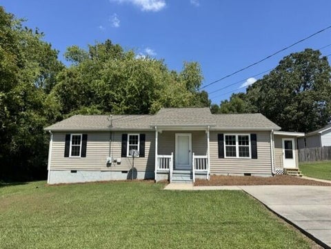 Homes For Sale - 309 W Oak Street<br/> Chatsworth, GA 30705