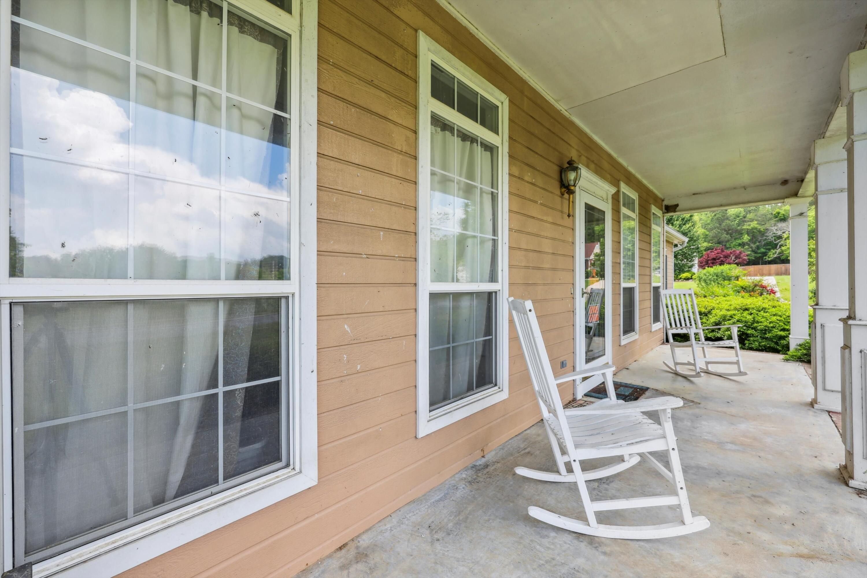 101 Golden Oaks Drive