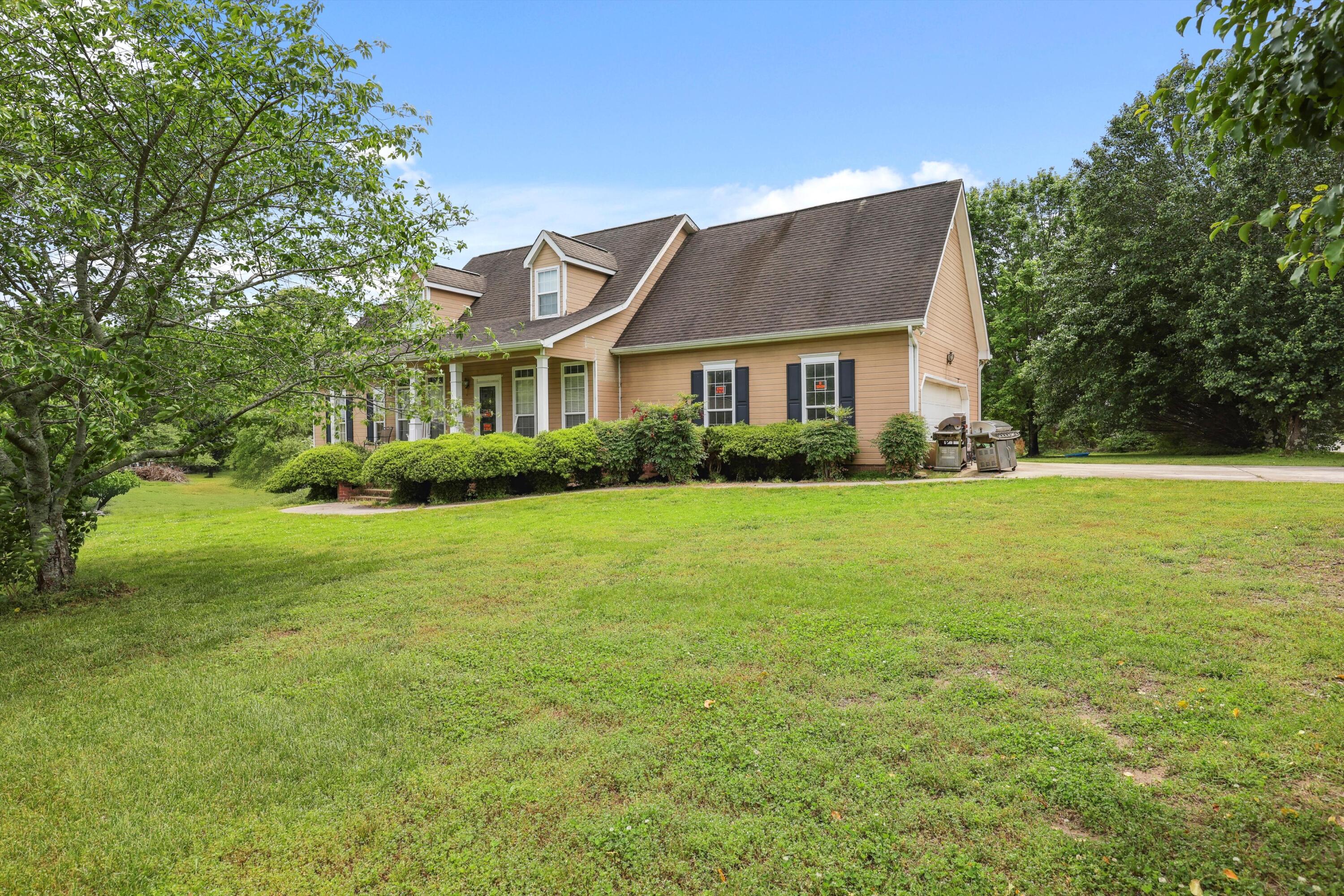 101 Golden Oaks Drive