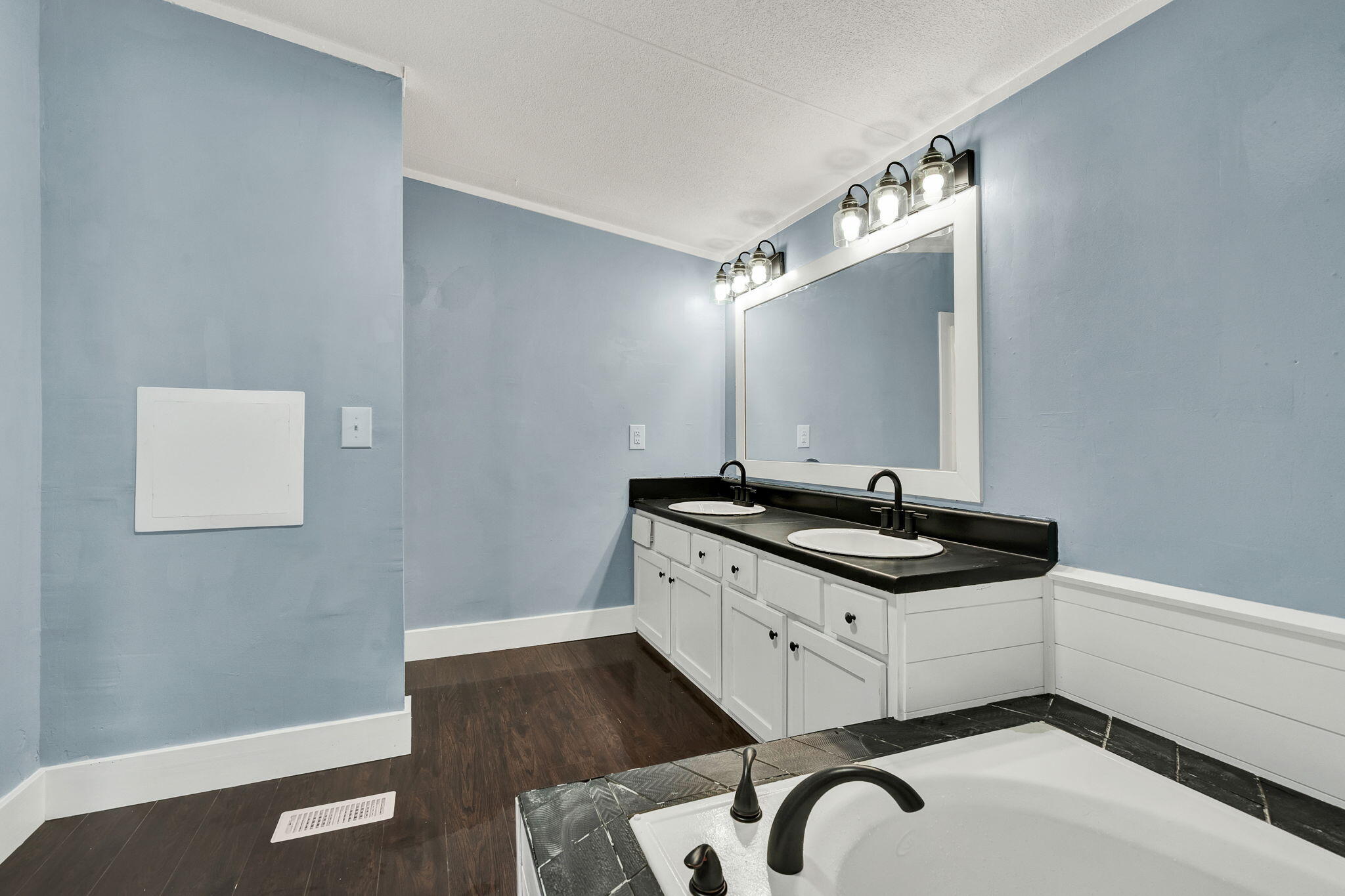 Benton, Tennessee 37307, United States, 3 Bedrooms Bedrooms, ,2 BathroomsBathrooms,Residential,Active,228666