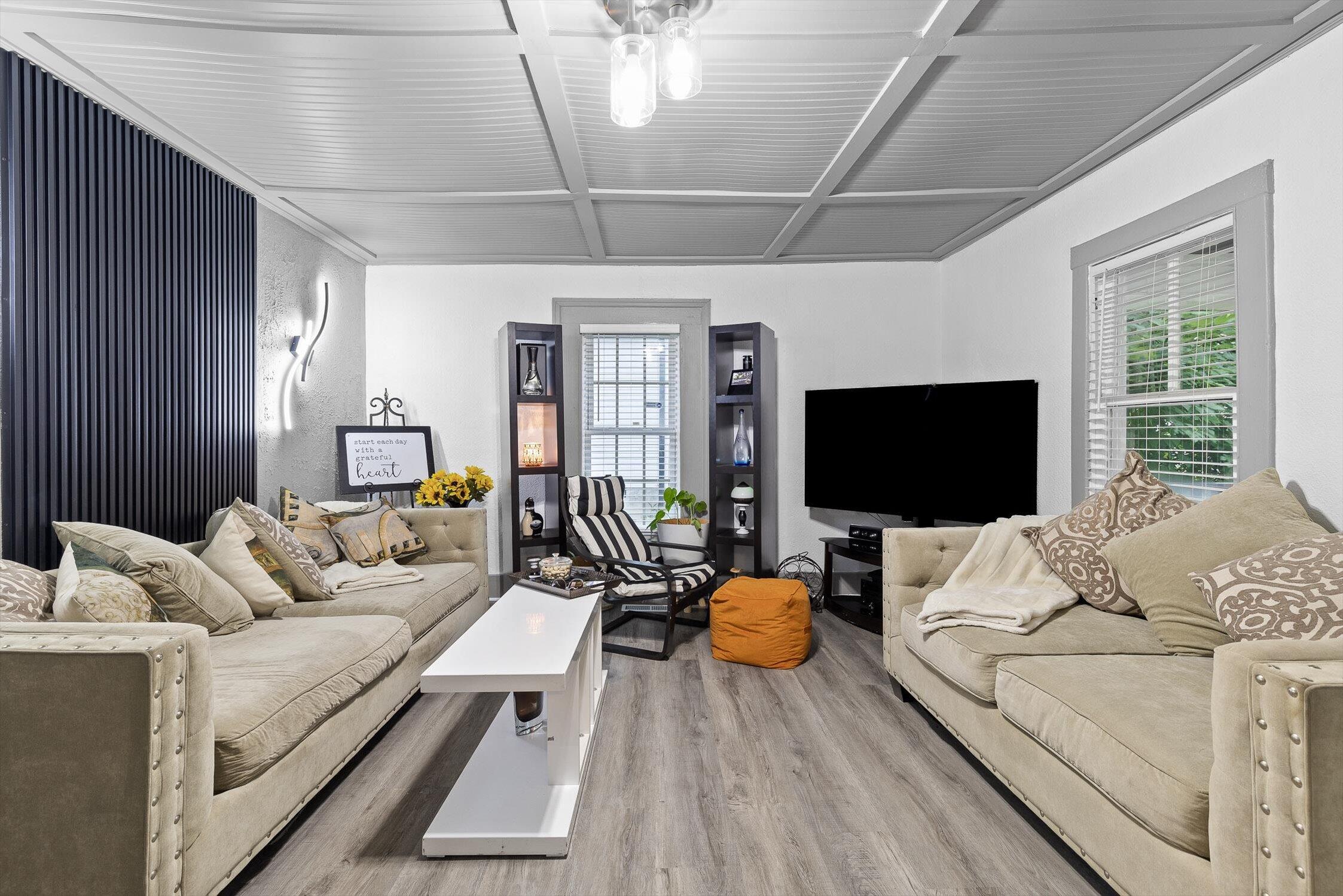 Chattanooga, Tennessee 37406, United States, 2 Bedrooms Bedrooms, ,1 BathroomBathrooms,Residential,Active,191274