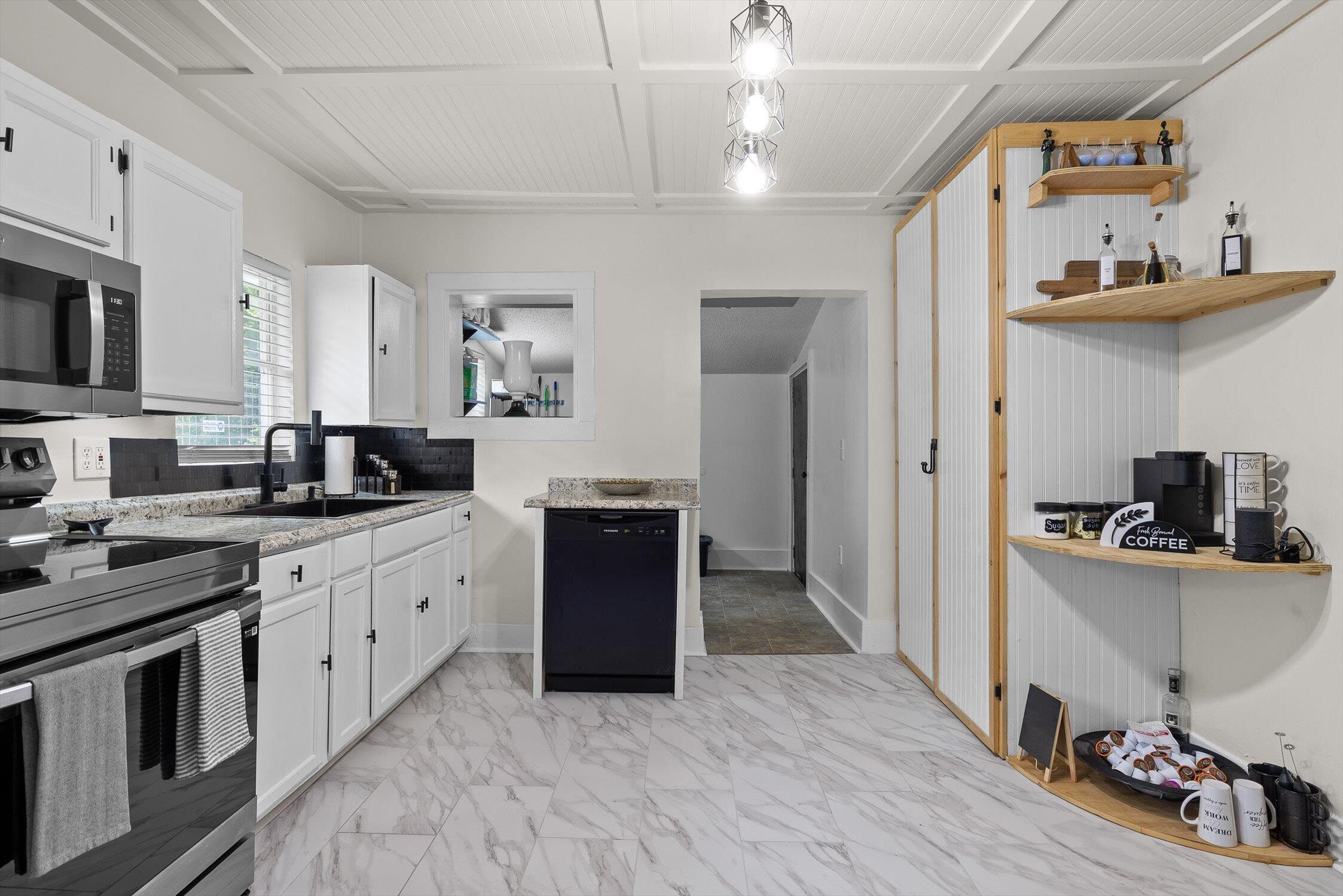 Chattanooga, Tennessee 37406, United States, 2 Bedrooms Bedrooms, ,1 BathroomBathrooms,Residential,Active,191274