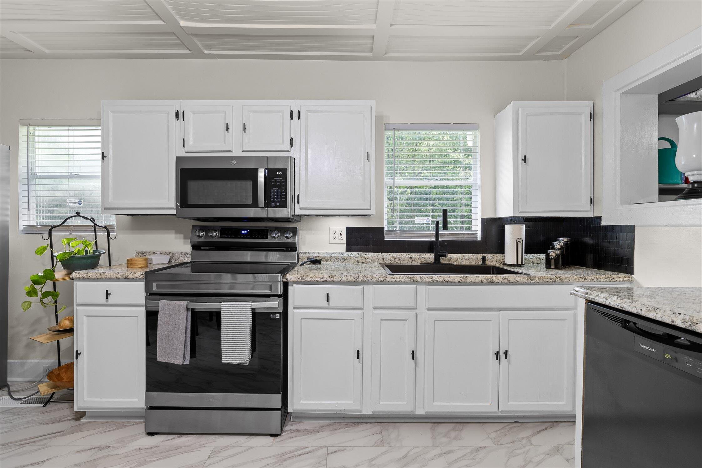 Chattanooga, Tennessee 37406, United States, 2 Bedrooms Bedrooms, ,1 BathroomBathrooms,Residential,Active,191274