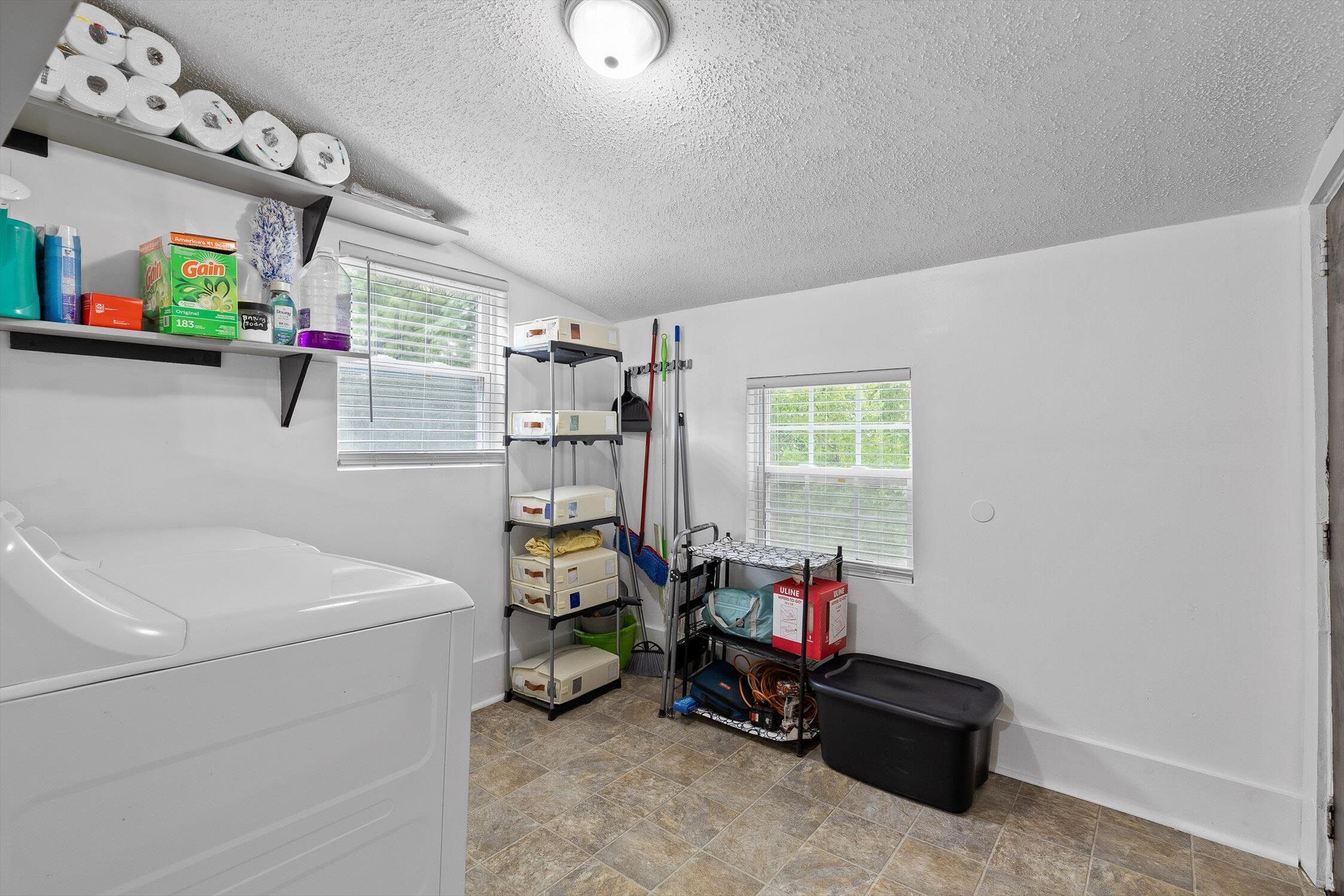 Chattanooga, Tennessee 37406, United States, 2 Bedrooms Bedrooms, ,1 BathroomBathrooms,Residential,Active,191274