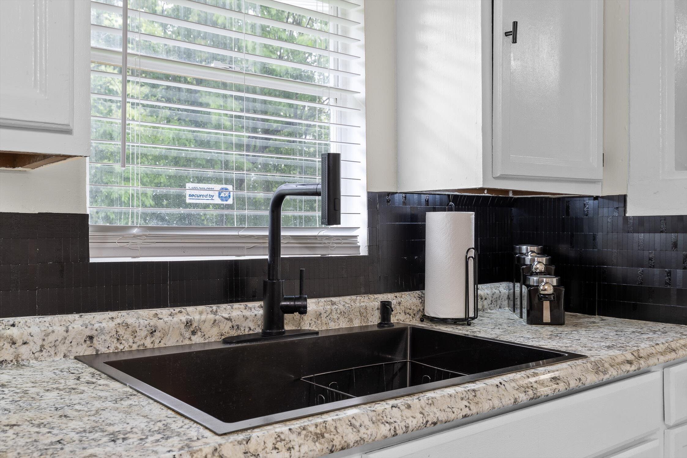 Chattanooga, Tennessee 37406, United States, 2 Bedrooms Bedrooms, ,1 BathroomBathrooms,Residential,Active,191274