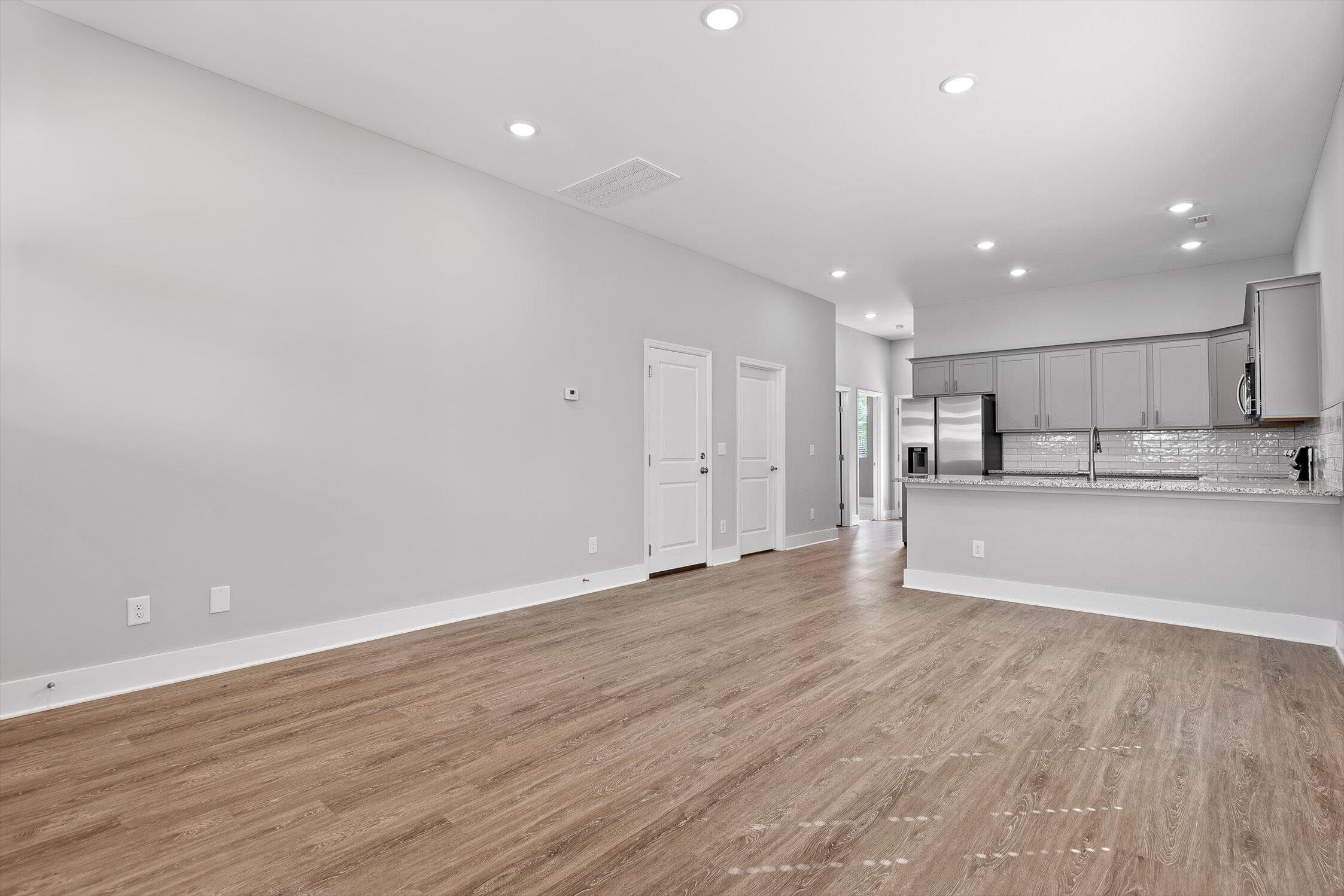 Chattanooga, Tennessee 37411, United States, 4 Bedrooms Bedrooms, ,3 BathroomsBathrooms,Residential,Active,160748