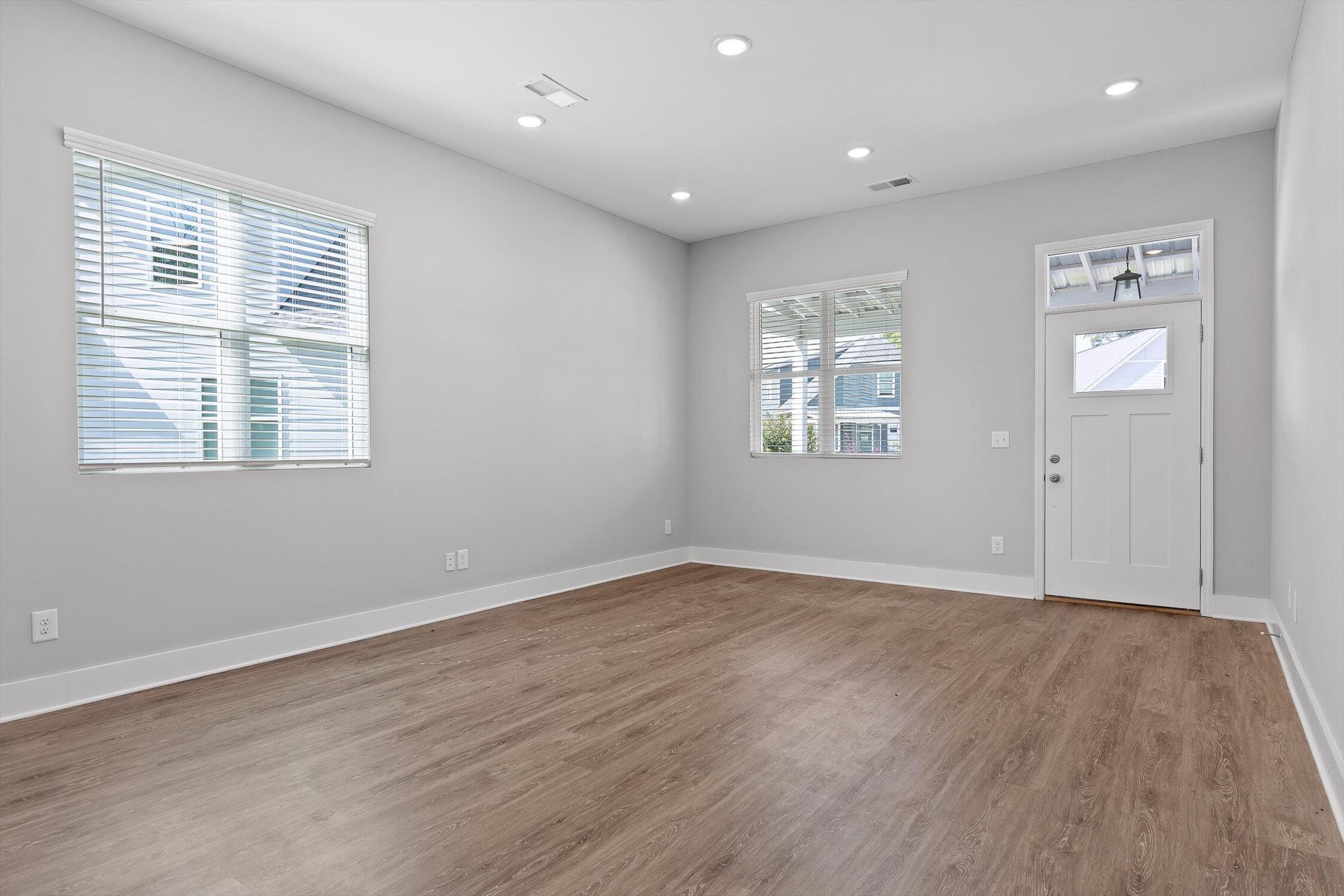 Chattanooga, Tennessee 37411, United States, 4 Bedrooms Bedrooms, ,3 BathroomsBathrooms,Residential,Active,160748