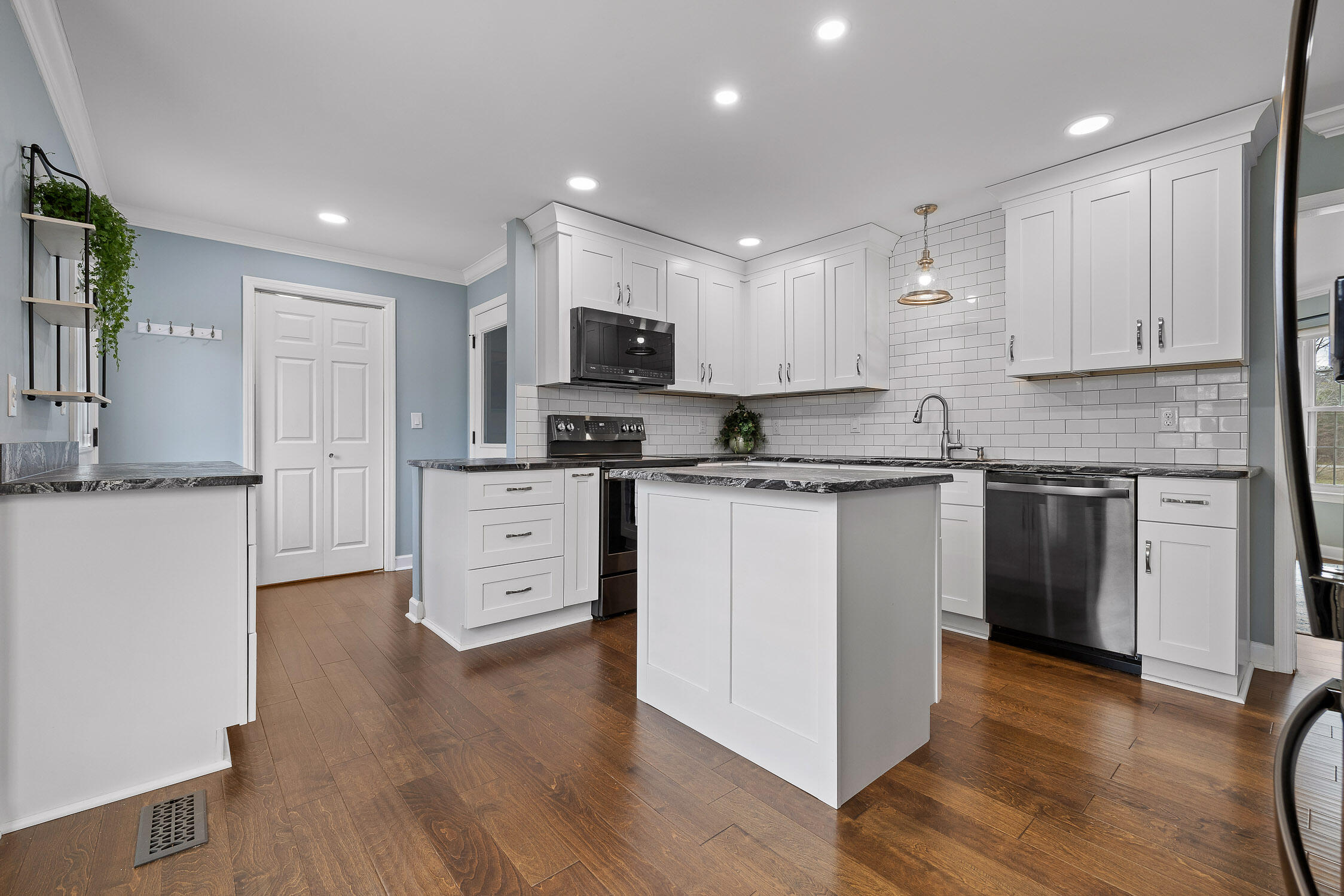 Ooltewah, Tennessee 37363, United States, 4 Bedrooms Bedrooms, ,3 BathroomsBathrooms,Residential,Active,20734