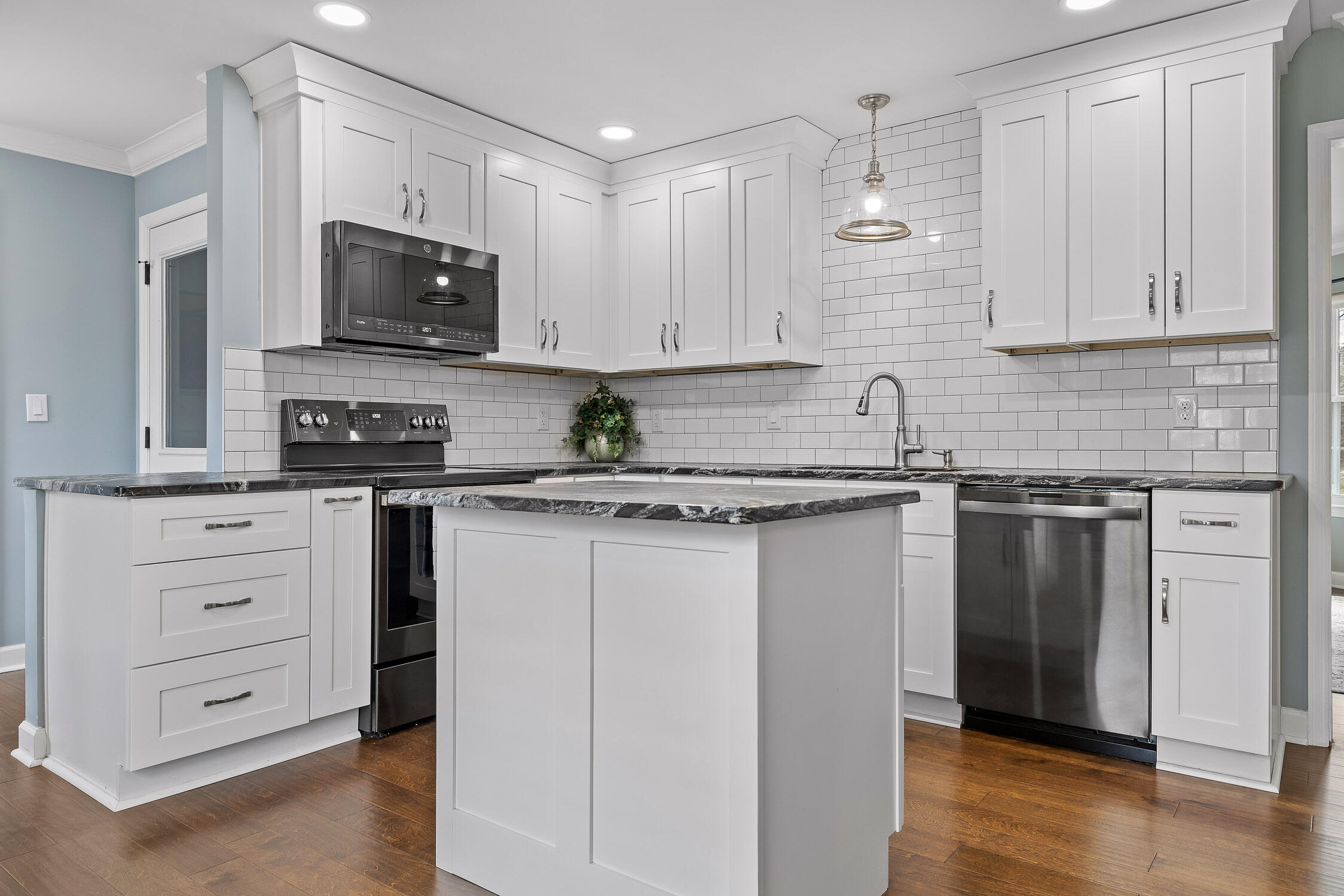 Ooltewah, Tennessee 37363, United States, 4 Bedrooms Bedrooms, ,3 BathroomsBathrooms,Residential,Active,20734