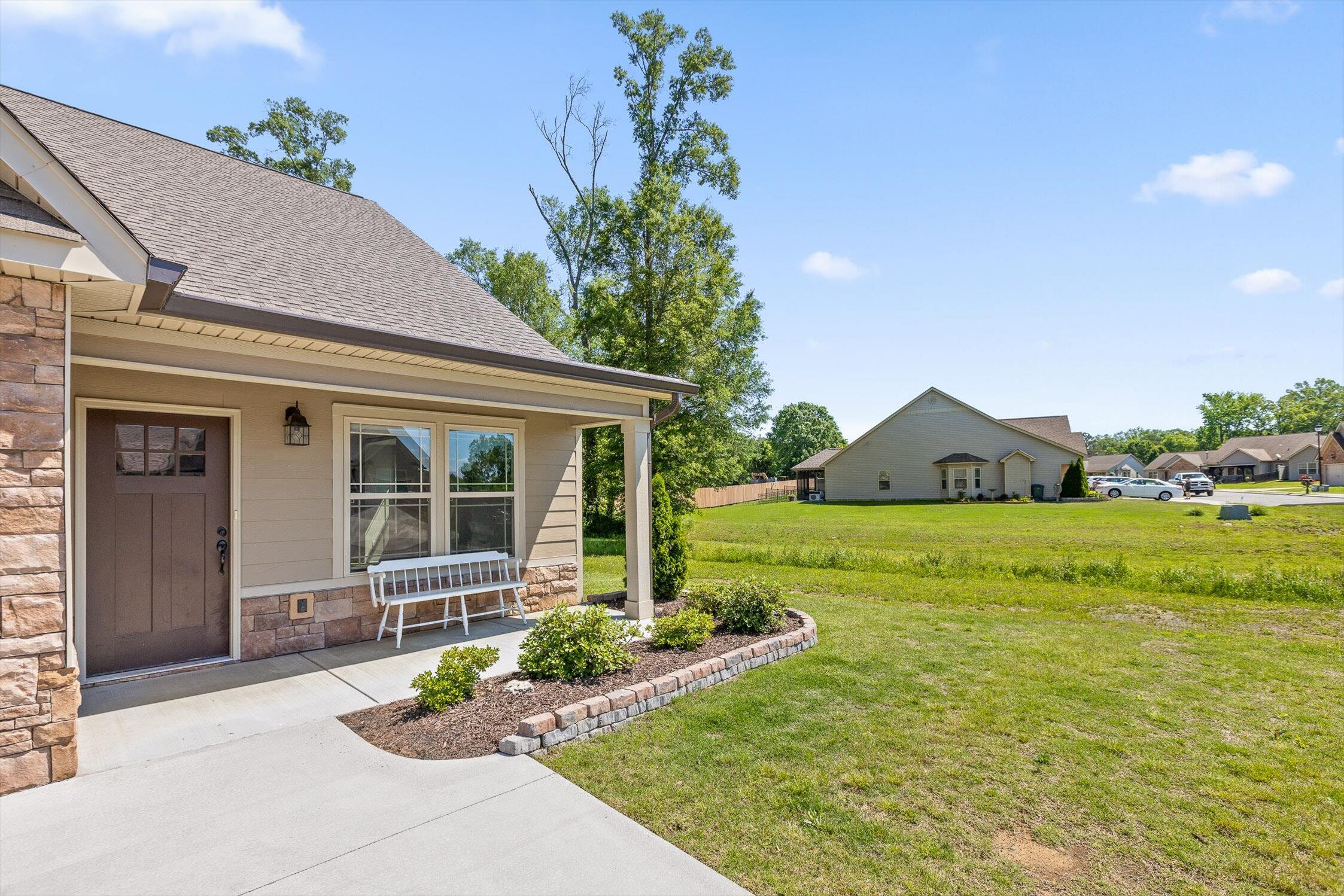 27 W Horizon Drive, Rossville, Georgia image 2