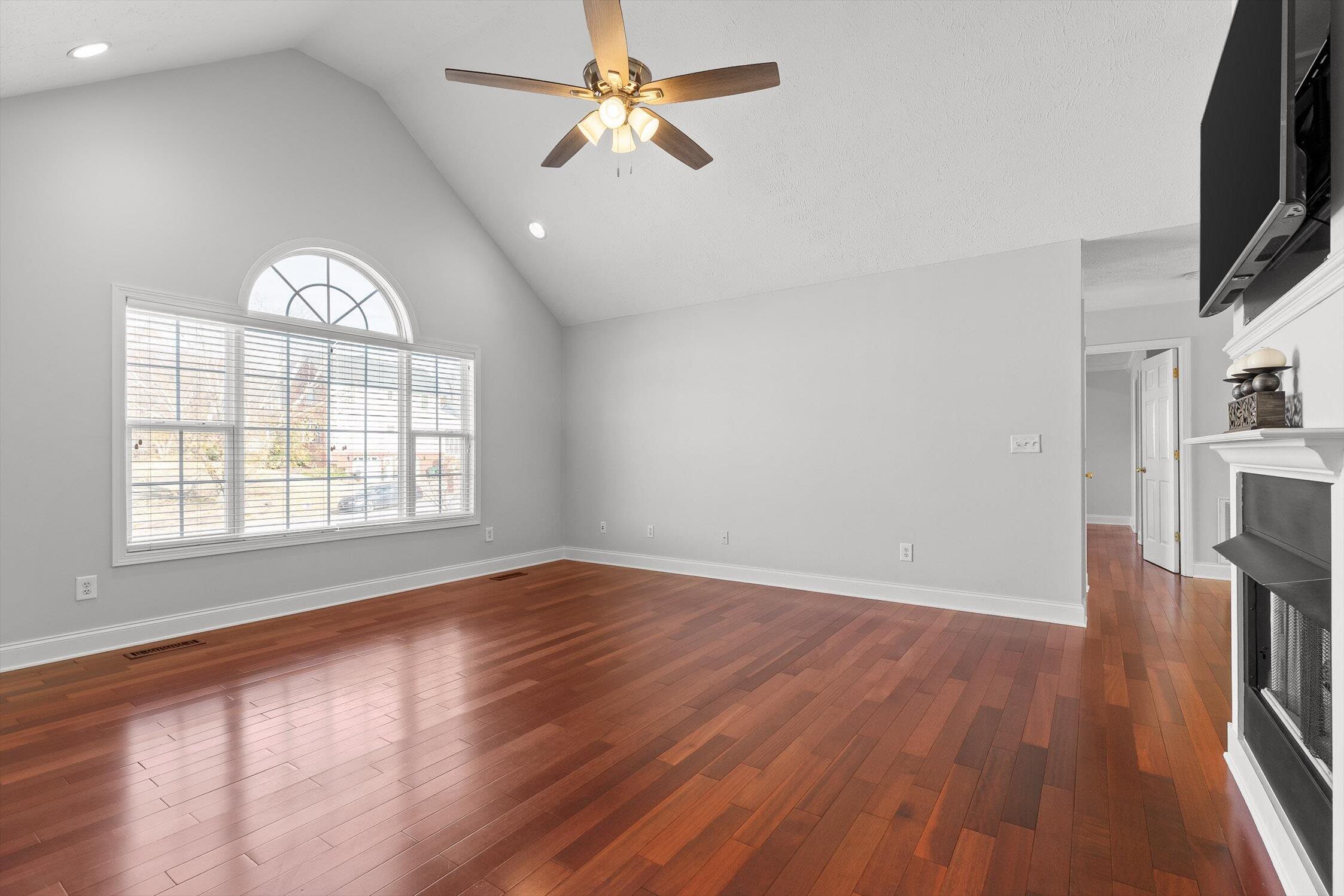 Ringgold, Georgia 30736, United States, 3 Bedrooms Bedrooms, ,2 BathroomsBathrooms,Residential,Pending,249117