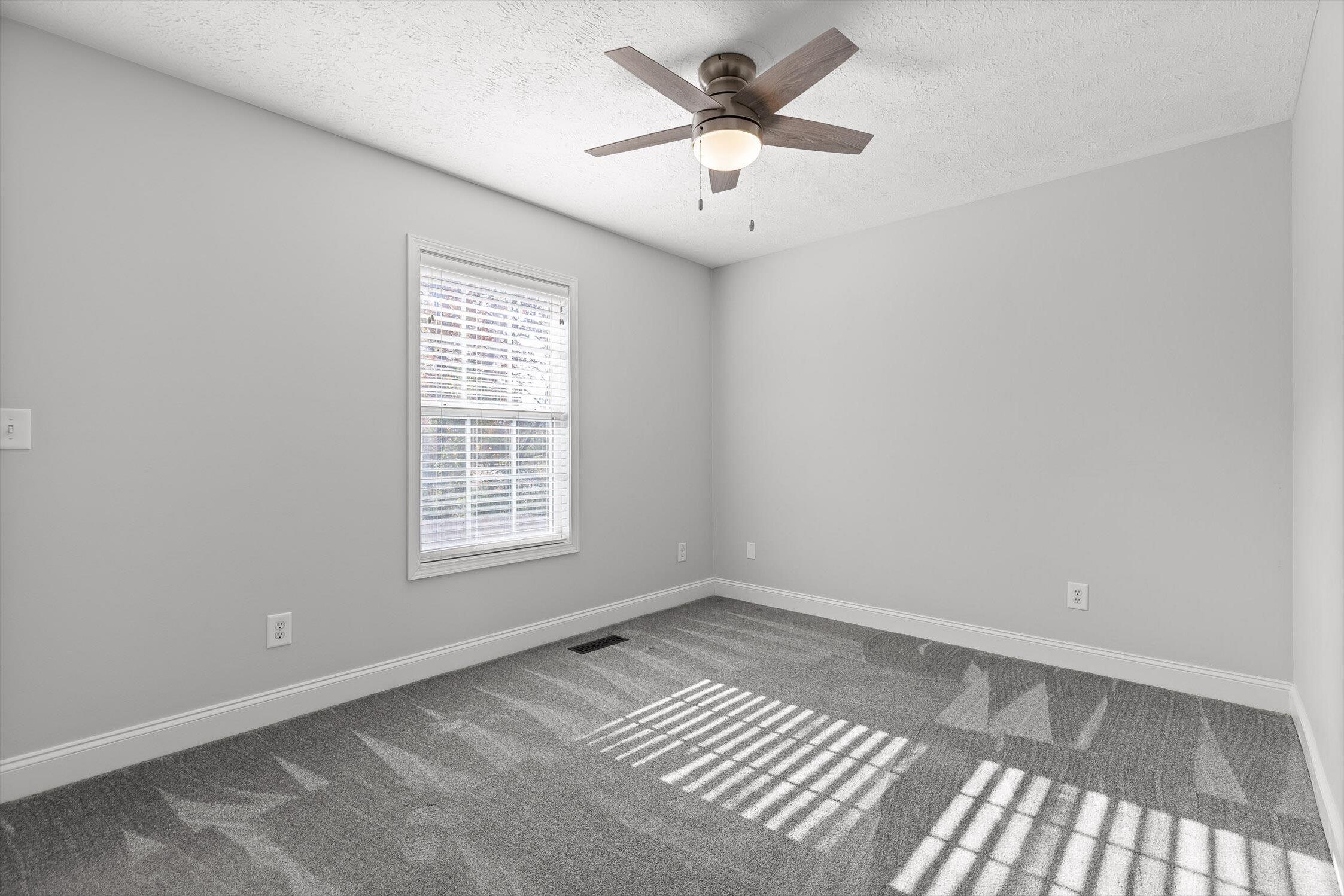 Ringgold, Georgia 30736, United States, 3 Bedrooms Bedrooms, ,2 BathroomsBathrooms,Residential,Pending,249117