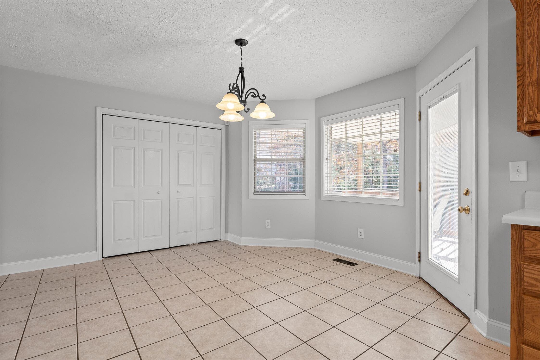 Ringgold, Georgia 30736, United States, 3 Bedrooms Bedrooms, ,2 BathroomsBathrooms,Residential,Pending,249117