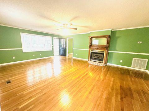 Photo of 8827 E Brainerd Road, Chattanooga, TN 37421 (MLS # 1523004)