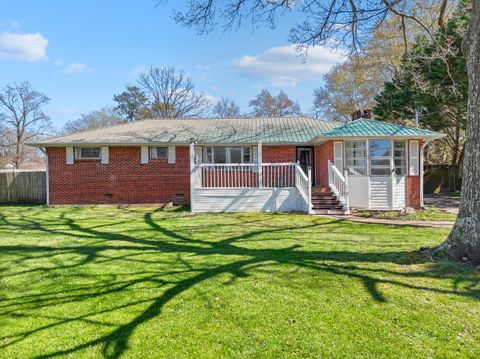 Photo of 902 Lindsay Avenue, Chattanooga, TN 37421 (MLS # 1530907)