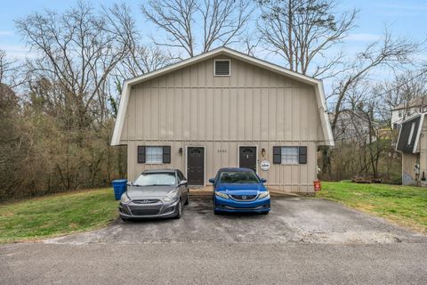 Photo of 2402 Briggs Avenue, Chattanooga, TN 37415 (MLS # 1526349)