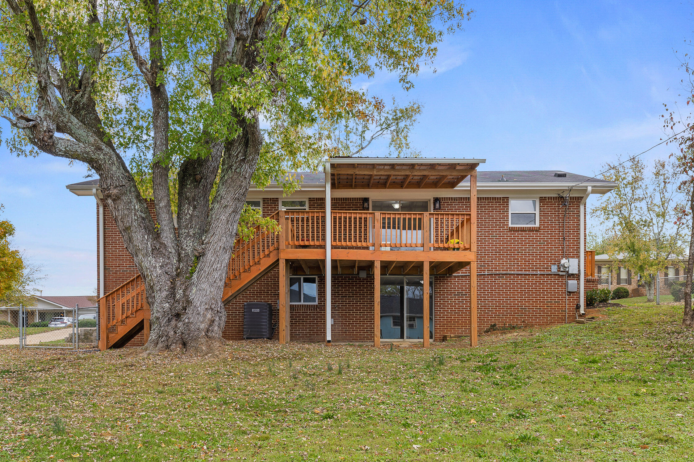 Chattanooga, Tennessee 37421, United States, 3 Bedrooms Bedrooms, ,2 BathroomsBathrooms,Residential,Active,34741