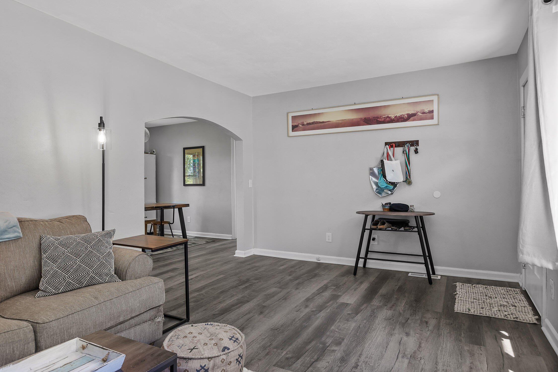 Chattanooga, Tennessee 37412, United States, 3 Bedrooms Bedrooms, ,1 BathroomBathrooms,Residential,Contingent,54386