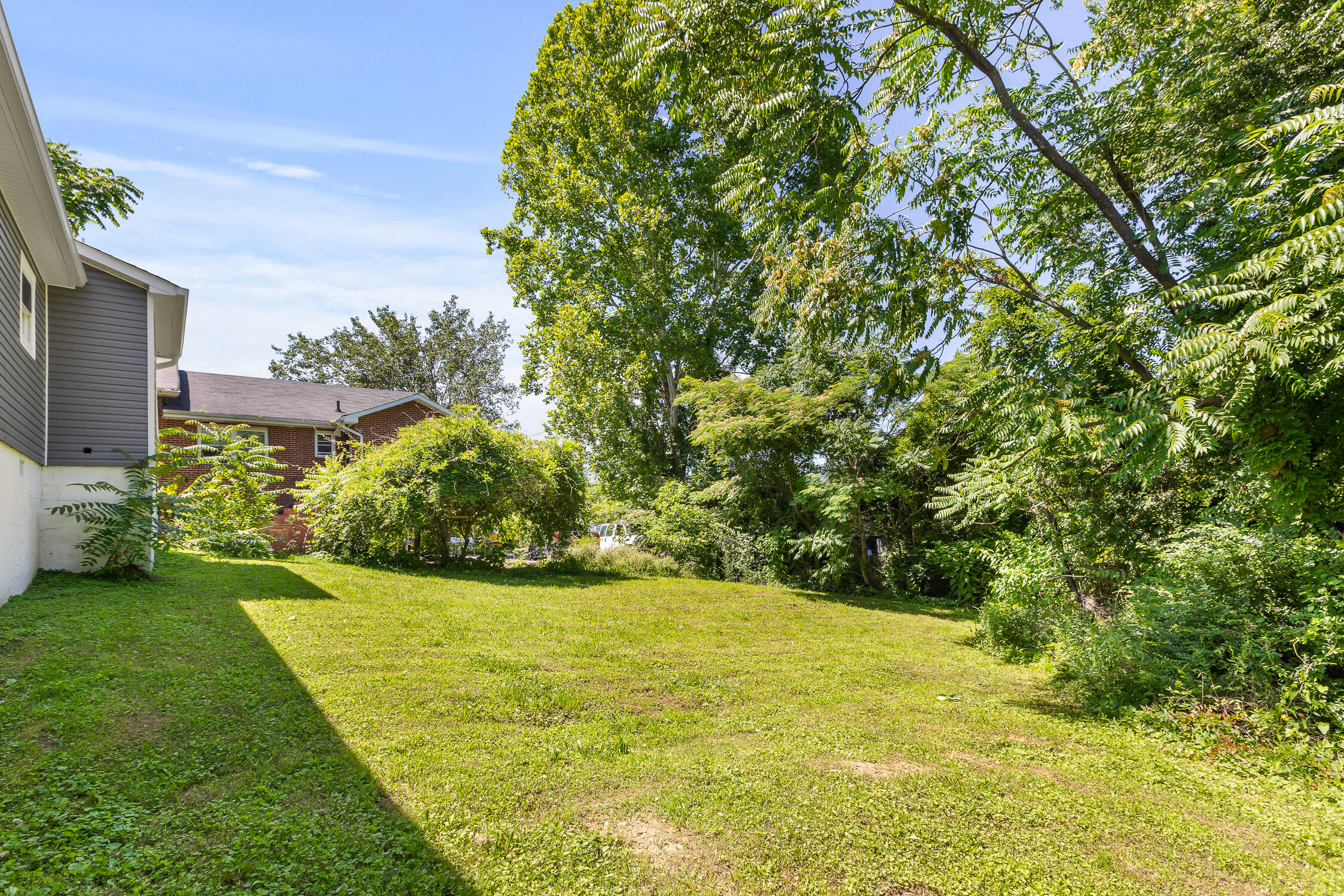 Chattanooga, Tennessee 37412, United States, 3 Bedrooms Bedrooms, ,1 BathroomBathrooms,Residential,Contingent,54386