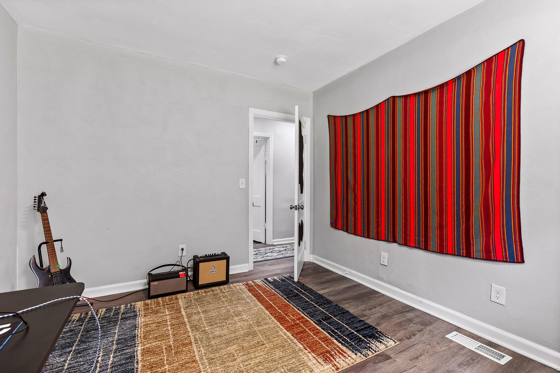 Chattanooga, Tennessee 37412, United States, 3 Bedrooms Bedrooms, ,1 BathroomBathrooms,Residential,Contingent,54386