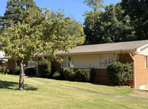 Photo of 5842 Northshore Drive, Hixson, TN 37343 (MLS # 1541407)