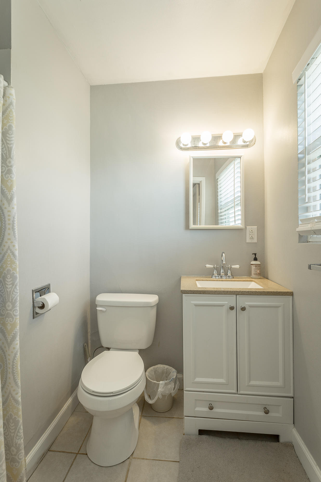 Chattanooga, Tennessee 37412, United States, 3 Bedrooms Bedrooms, ,2 BathroomsBathrooms,Residential,Pending,203031