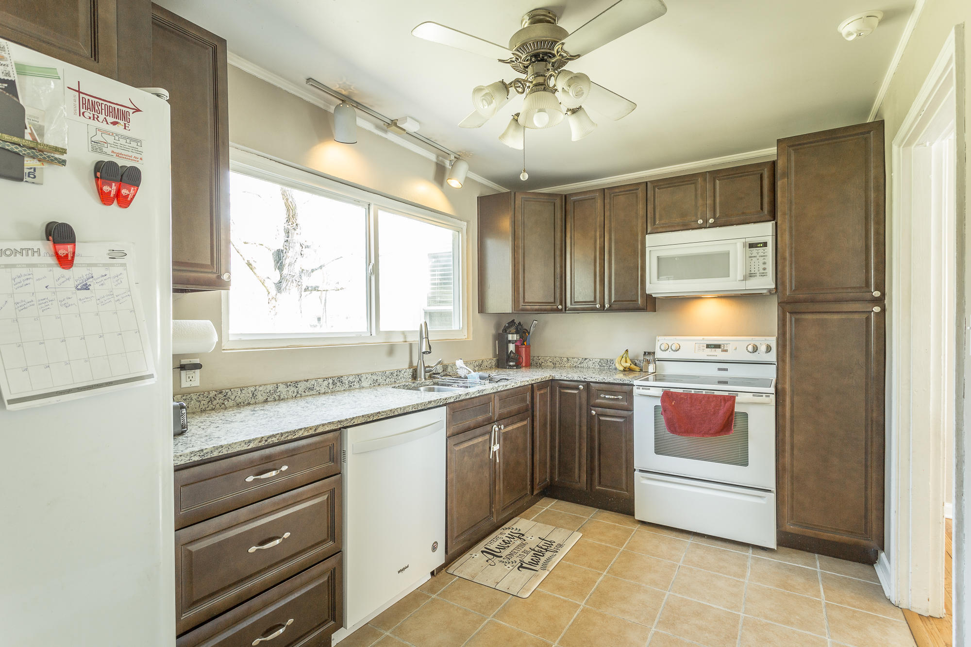 Chattanooga, Tennessee 37412, United States, 3 Bedrooms Bedrooms, ,2 BathroomsBathrooms,Residential,Pending,203031