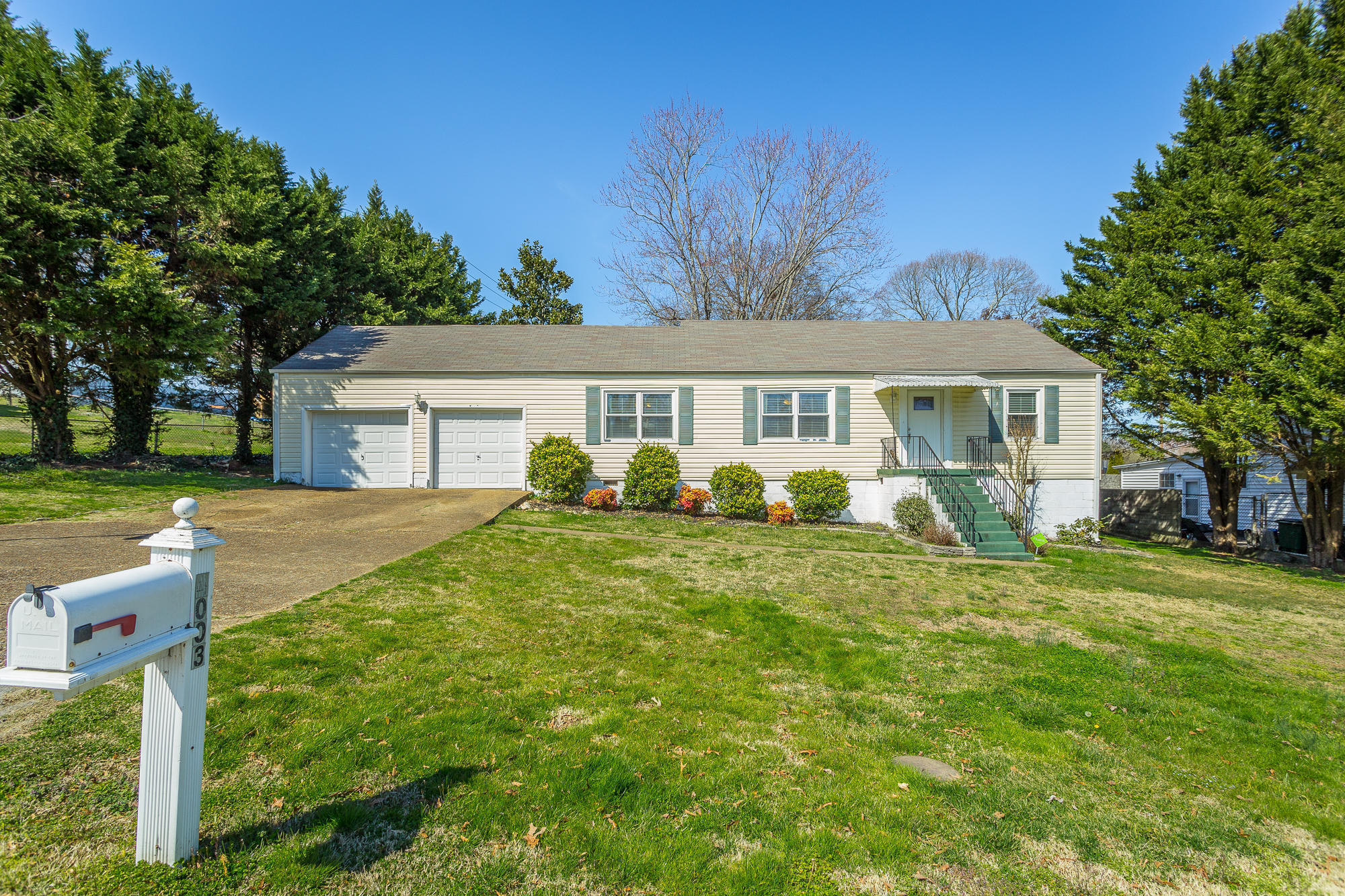 Chattanooga, Tennessee 37412, United States, 3 Bedrooms Bedrooms, ,2 BathroomsBathrooms,Residential,Pending,203031