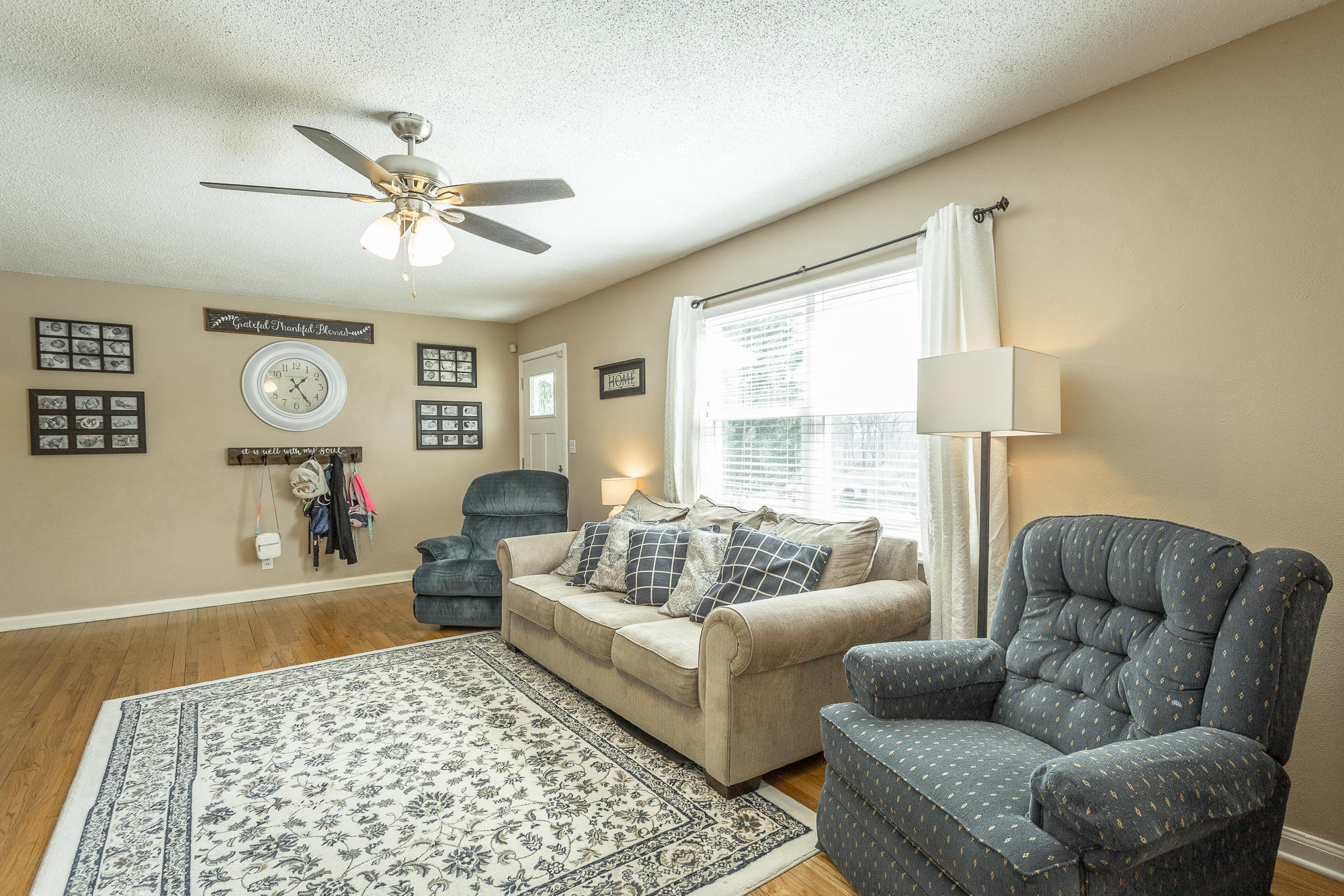 Chattanooga, Tennessee 37412, United States, 3 Bedrooms Bedrooms, ,2 BathroomsBathrooms,Residential,Pending,203031