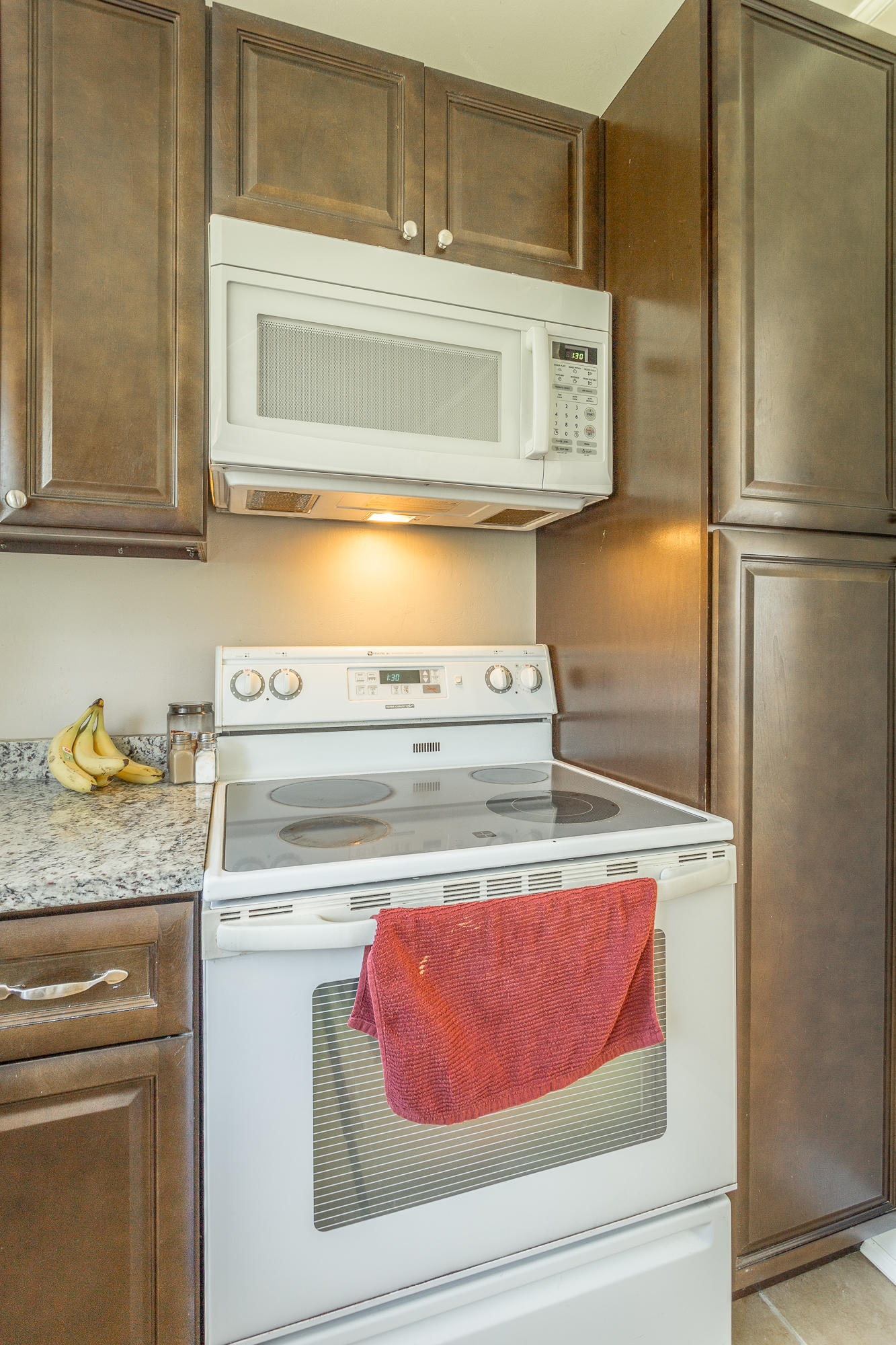 Chattanooga, Tennessee 37412, United States, 3 Bedrooms Bedrooms, ,2 BathroomsBathrooms,Residential,Pending,203031