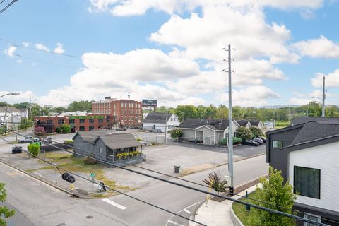 Tiny photo for 3111 Saint Elmo Avenue, Chattanooga, TN 37408 (MLS # 1527526)