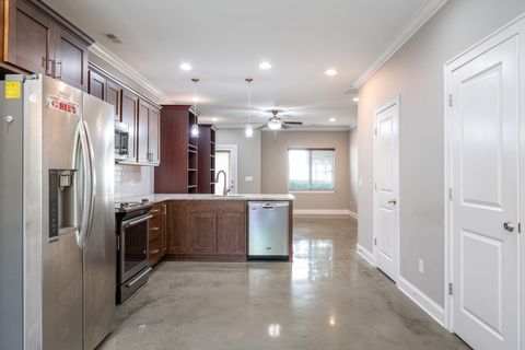 Tiny photo for 3111 Saint Elmo Avenue, Chattanooga, TN 37408 (MLS # 1527526)