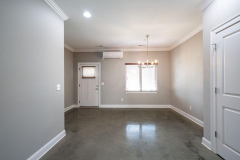 Tiny photo for 3111 Saint Elmo Avenue, Chattanooga, TN 37408 (MLS # 1527526)