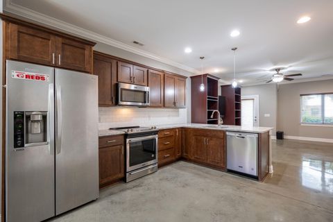 Tiny photo for 3111 Saint Elmo Avenue, Chattanooga, TN 37408 (MLS # 1527526)