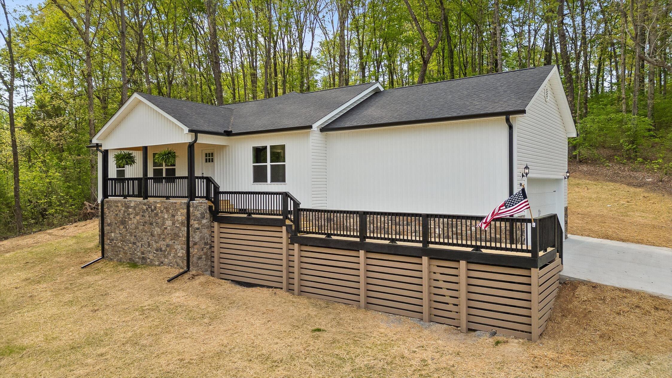 208 Treeline Drive, Dunlap, Tennessee image 2