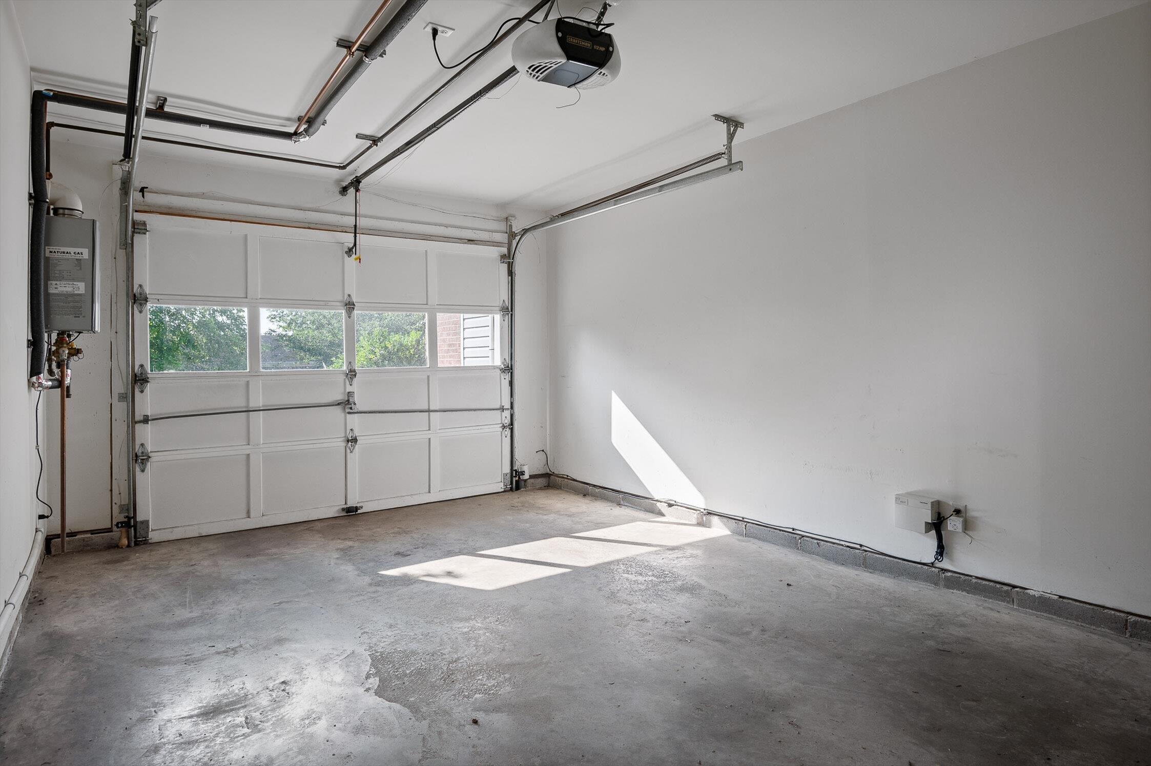 Chattanooga, Tennessee 37421, United States, 2 Bedrooms Bedrooms, ,3 BathroomsBathrooms,Residential,Active,147808