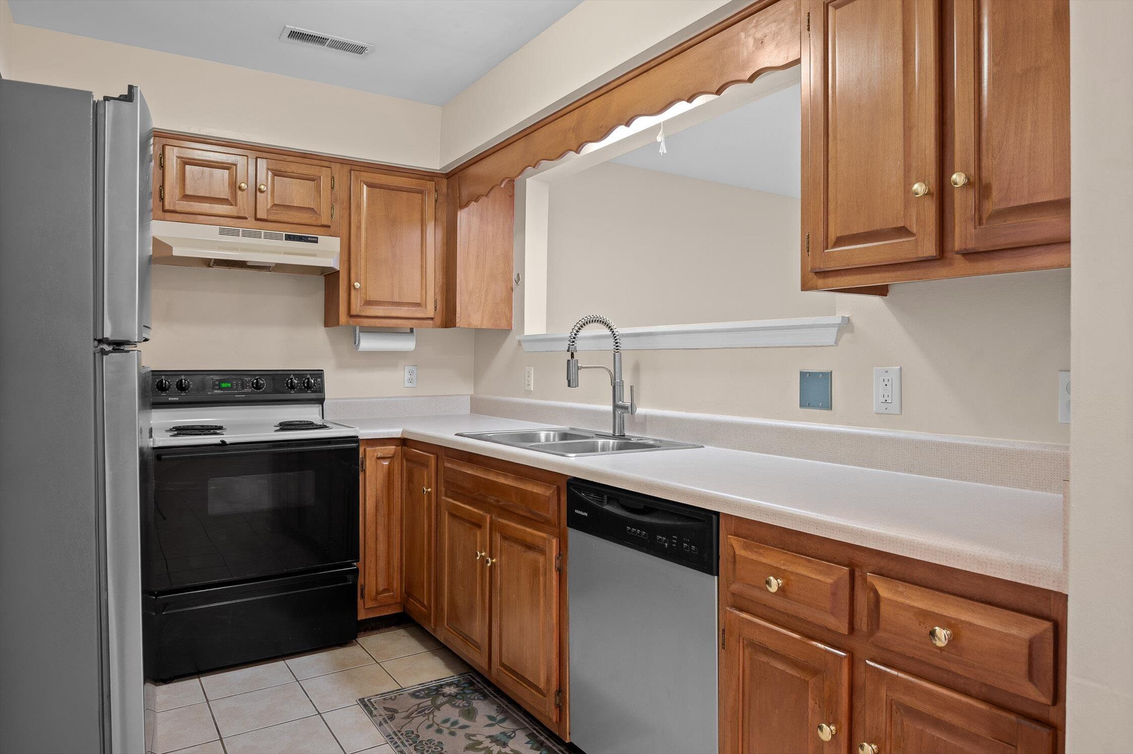 Chattanooga, Tennessee 37421, United States, 2 Bedrooms Bedrooms, ,3 BathroomsBathrooms,Residential,Active,147808