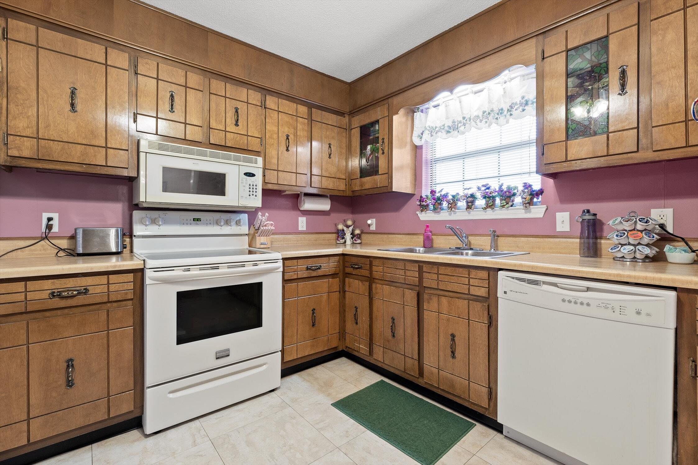 Ringgold, Georgia 30736, United States, 3 Bedrooms Bedrooms, ,2 BathroomsBathrooms,Residential,Active,238352